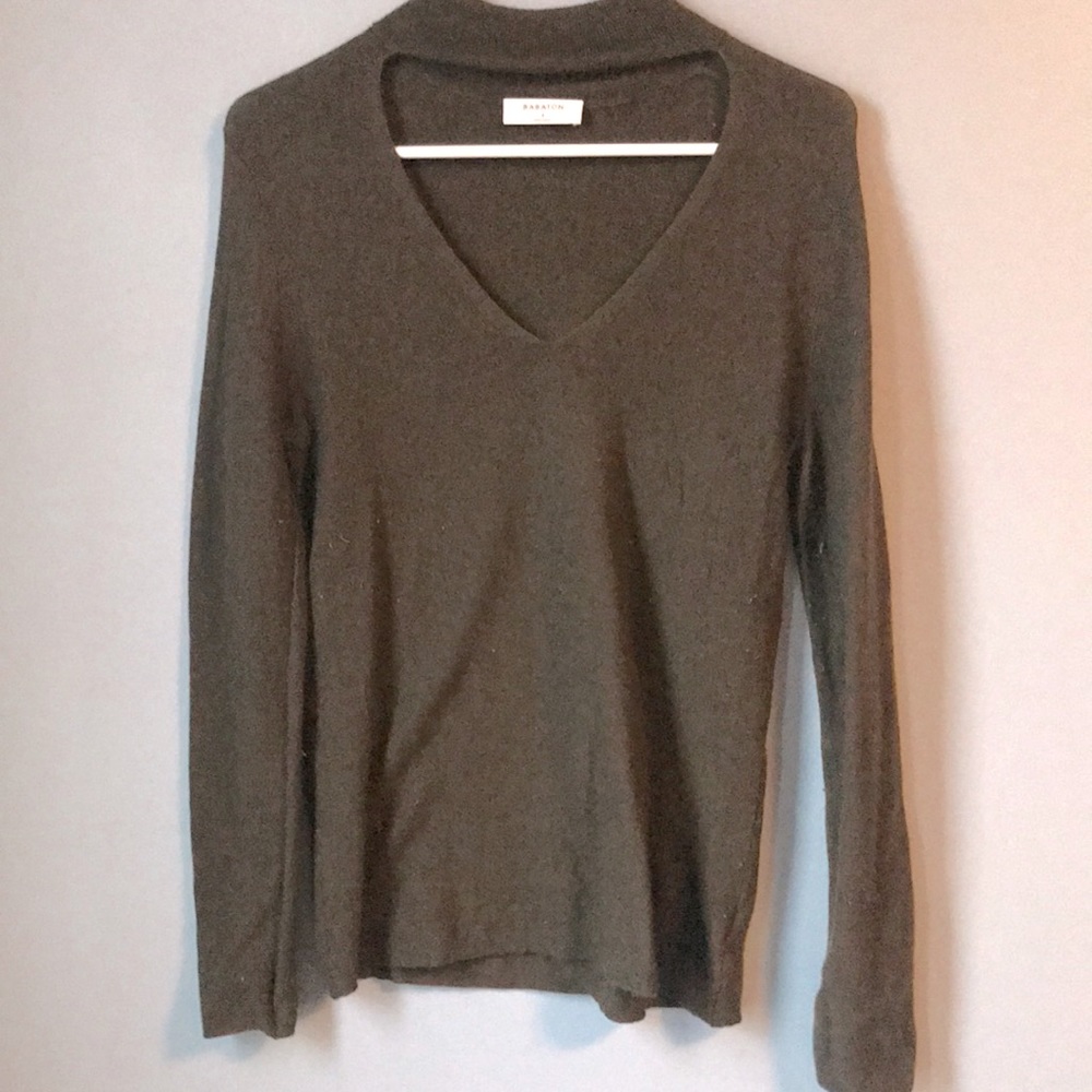 Aritzia Babaton size small sweater top. Olive green!